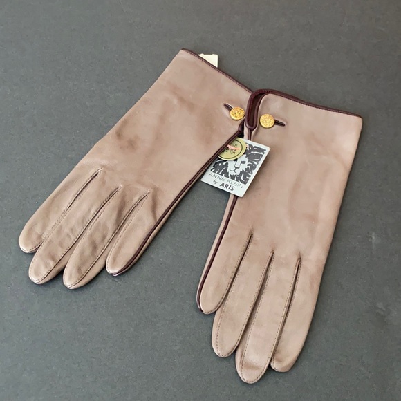 Anne Klein Accessories - Anne Klein for Aris Gloves